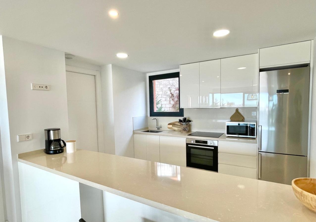 Luxury 3 Bedroom Apartment 300M From The Beach فوينخيرولا المظهر الخارجي الصورة