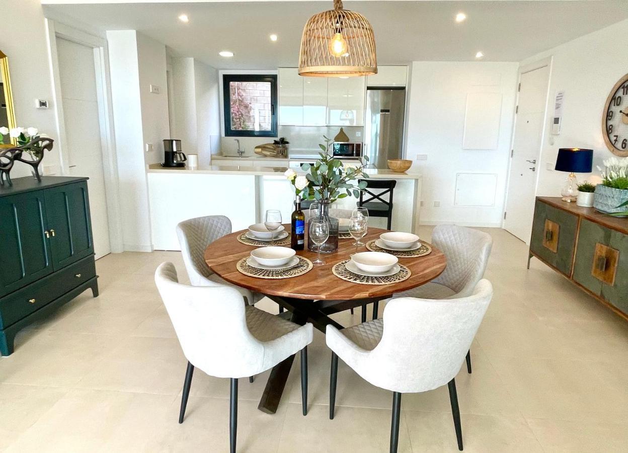 Luxury 3 Bedroom Apartment 300M From The Beach فوينخيرولا المظهر الخارجي الصورة