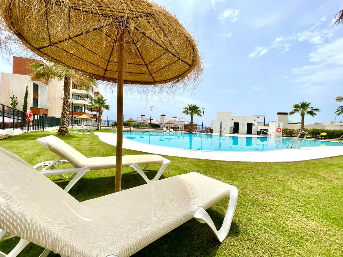 Luxury 3 Bedroom Apartment 300M From The Beach فوينخيرولا المظهر الخارجي الصورة