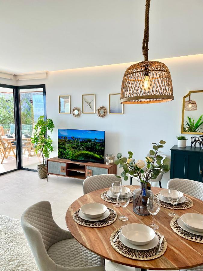 Luxury 3 Bedroom Apartment 300M From The Beach فوينخيرولا المظهر الخارجي الصورة