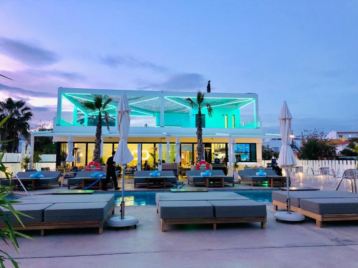 Luxury 3 Bedroom Apartment 300M From The Beach فوينخيرولا المظهر الخارجي الصورة